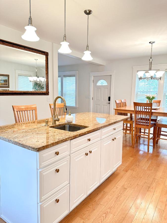 7 Mins Drive To Yale, Large Fenced Yard Villa New Haven Eksteriør billede