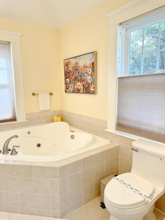 7 Mins Drive To Yale, Large Fenced Yard Villa New Haven Eksteriør billede