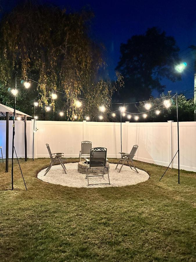 7 Mins Drive To Yale, Large Fenced Yard Villa New Haven Eksteriør billede