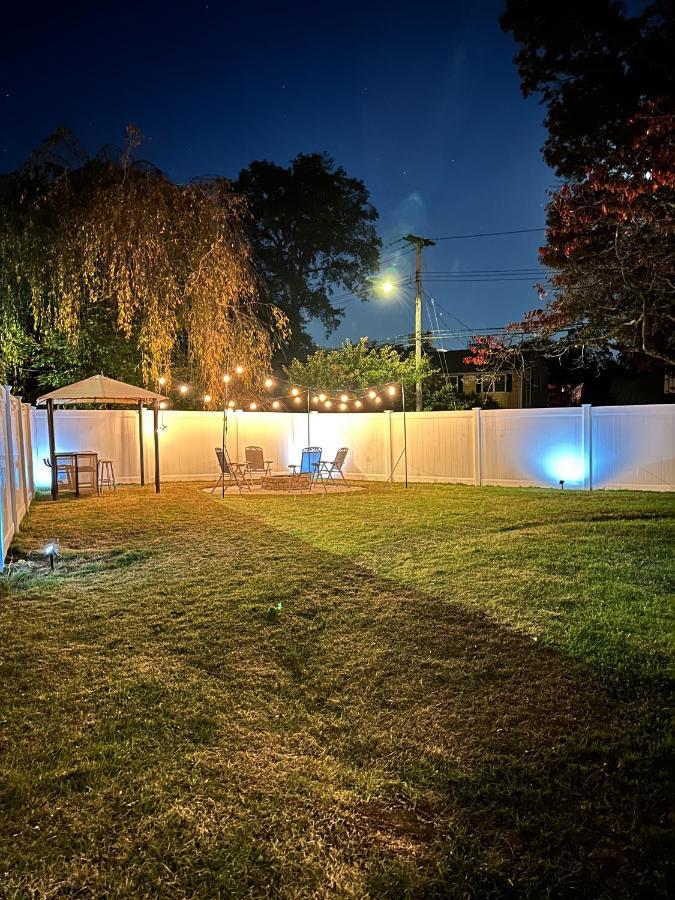 7 Mins Drive To Yale, Large Fenced Yard Villa New Haven Eksteriør billede